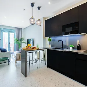 https://sunset-malaga-prime-design.hotelsinnerja.org